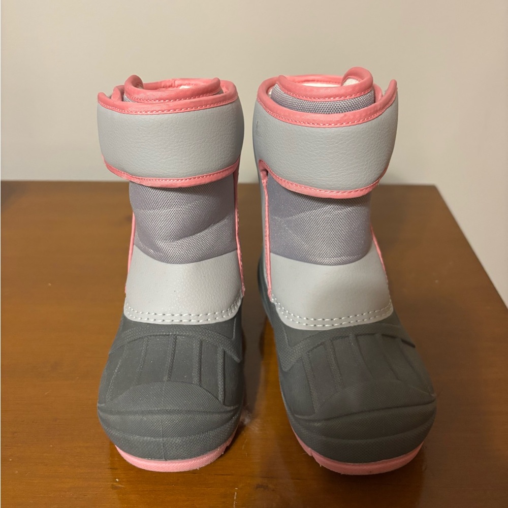 Target Cat & Jack toddler snow boots size 8